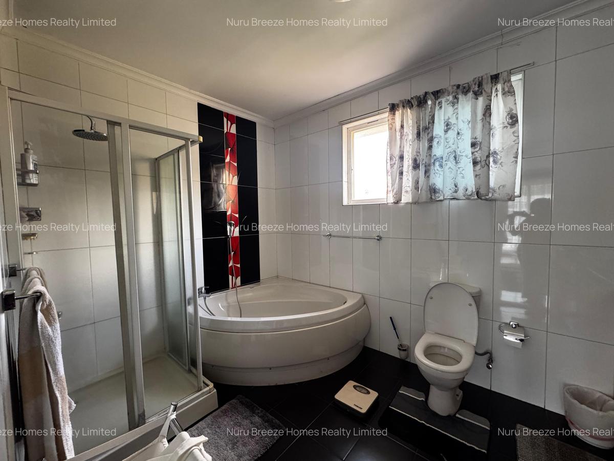 4 Bed Townhouse with En Suite in Lavington - 19