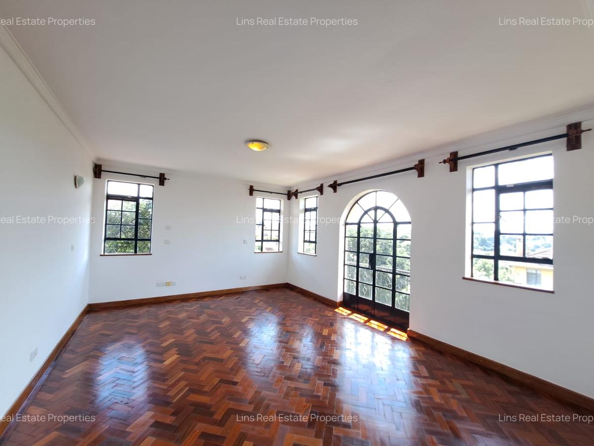 4 Bed Townhouse with En Suite in Kitisuru - 11