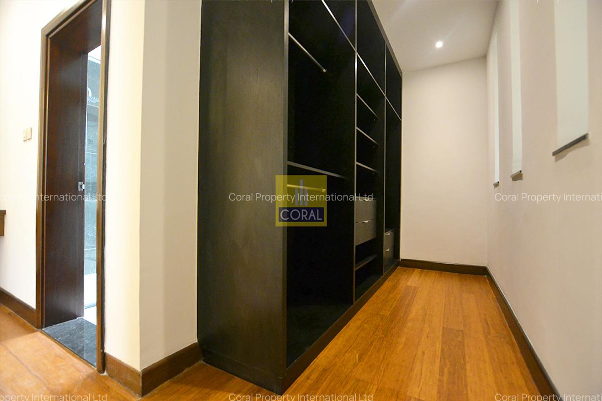 4 Bed Townhouse with Garden in Spring Valley - 9