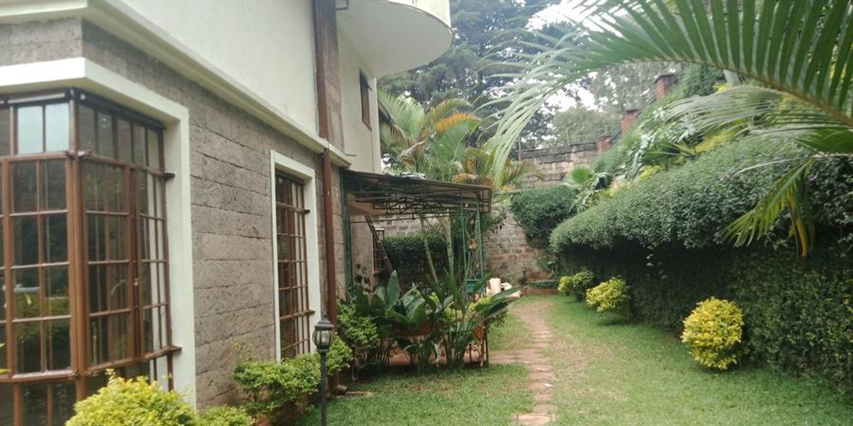 5 Bed Townhouse with En Suite at Lavington Green - 15