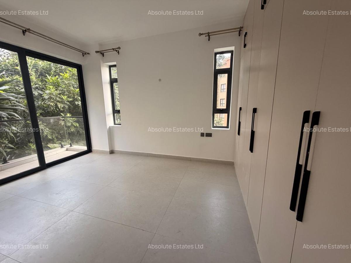 2 Bed Apartment with Gym in Brookside - 6