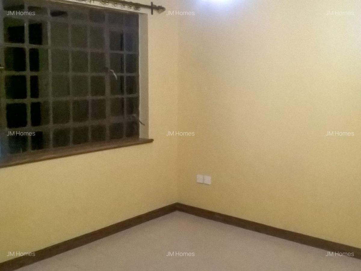 1 Bed Apartment with En Suite at Fair Acres Road - 4