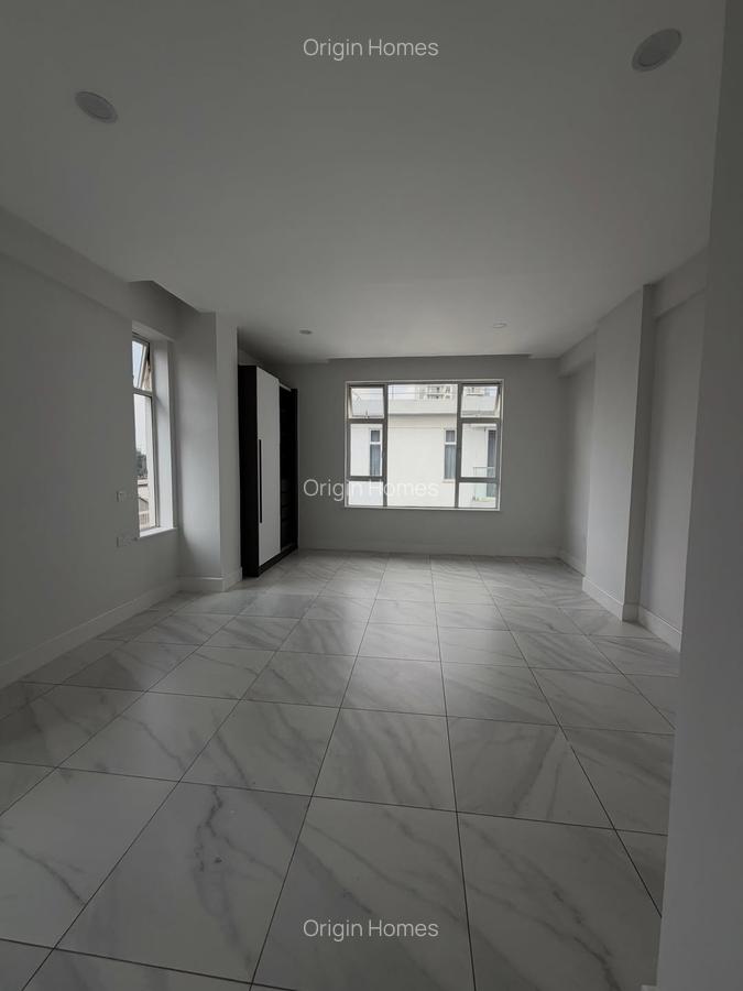 3 Bed Apartment with En Suite at Westlands - 15