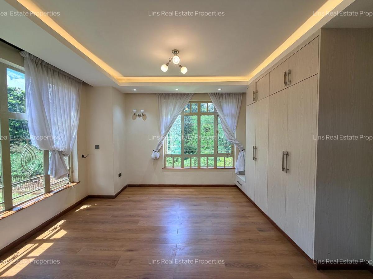10 Bed House with En Suite in Nyari - 15