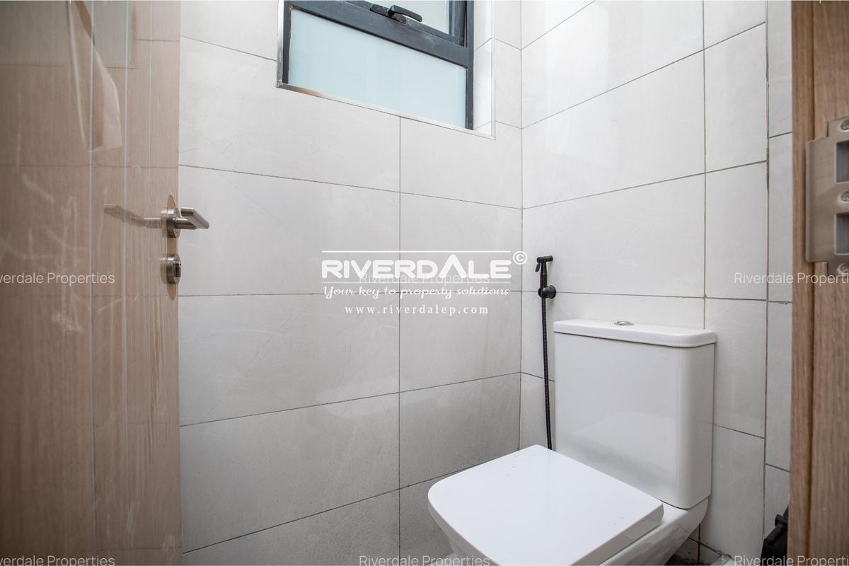 2 Bed Apartment with En Suite in Brookside - 9