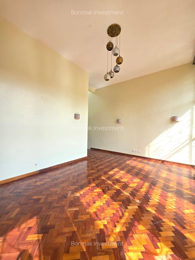 5 Bed Townhouse with En Suite at Lavington Green - 8