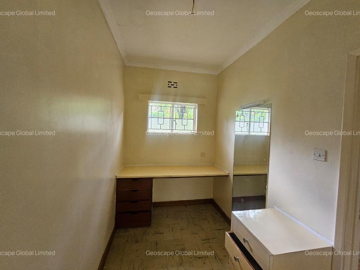 4 Bed House with En Suite in Runda - 8
