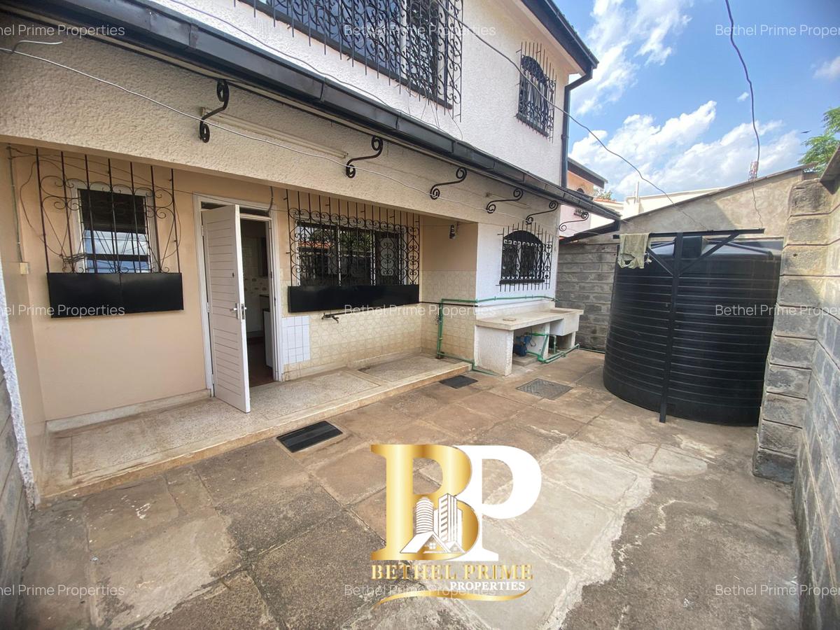 3 Bed Townhouse with Garden in Brookside - 10