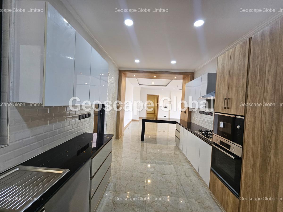 4 Bed Apartment with En Suite in Spring Valley - 11