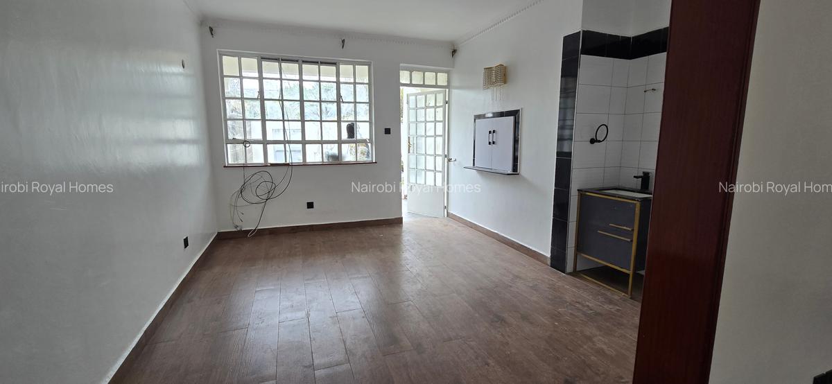 5 Bed Townhouse with En Suite at Off Convent Drive - 6