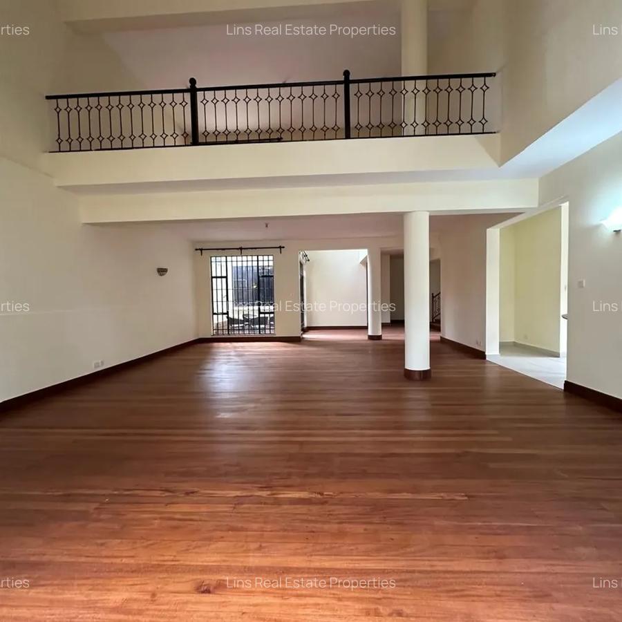5 Bed Townhouse with En Suite in Lavington - 19