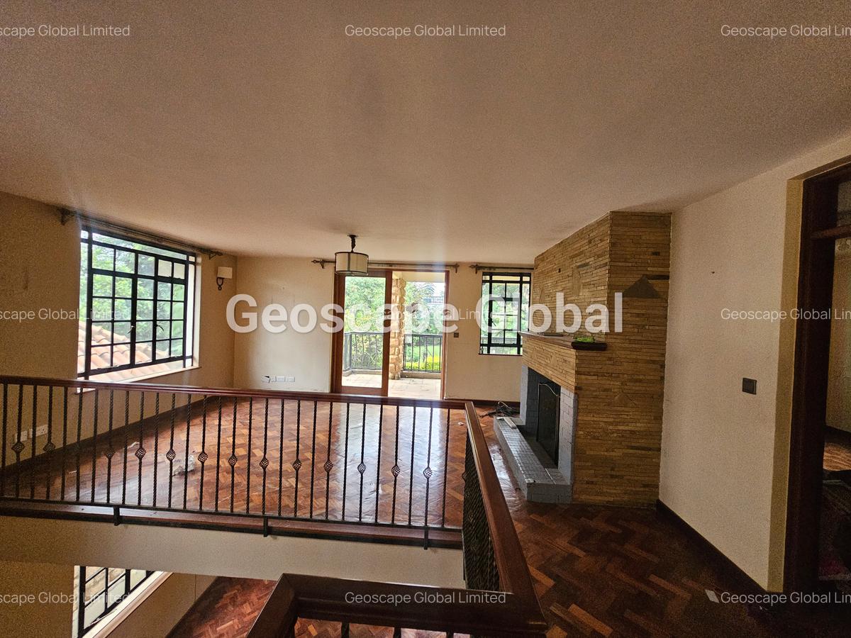 5 Bed Townhouse with En Suite in Lavington - 6