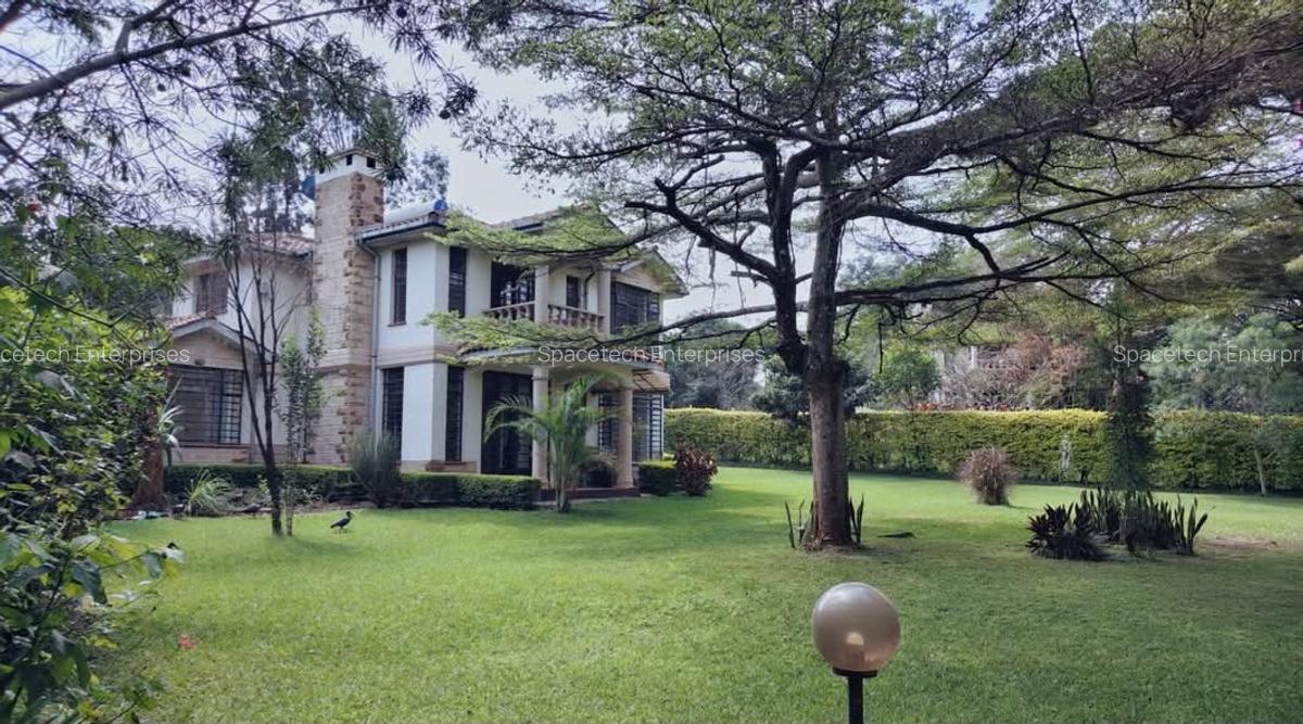 4 Bed Townhouse with En Suite in Rosslyn - 2