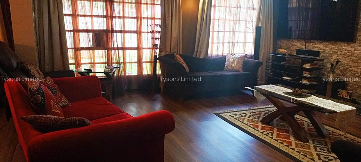 4 Bed House with En Suite in Lavington - 2
