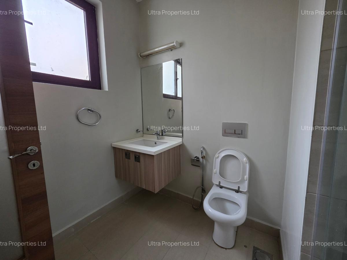 5 Bed Townhouse with En Suite in Lavington - 10