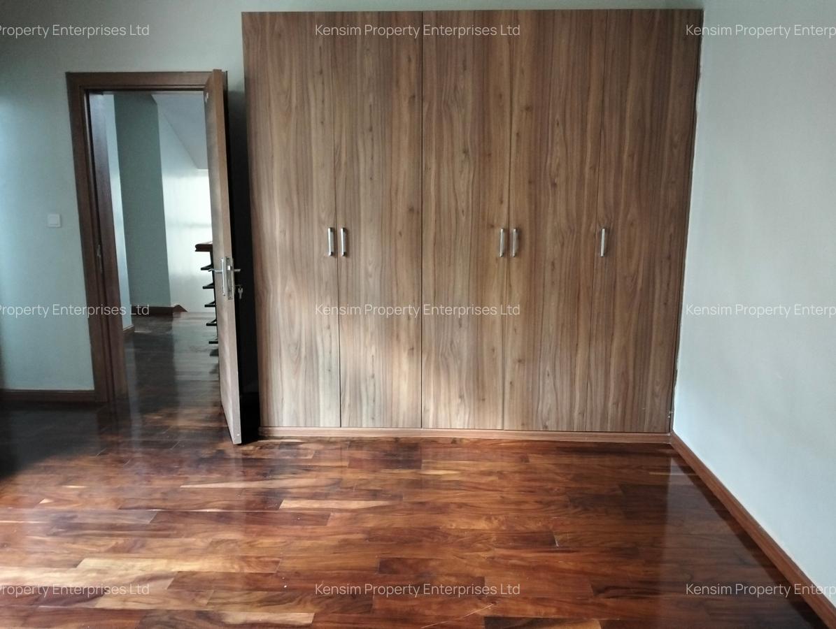 5 Bed Townhouse with En Suite in Lavington - 13