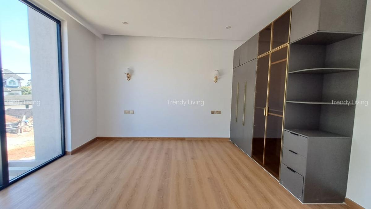 5 Bed Townhouse with En Suite in Lavington - 9