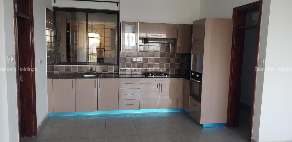 2 Bed Apartment with En Suite at Parklands - 2