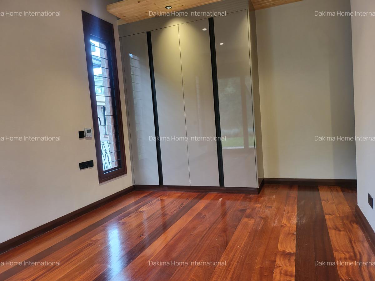 4 Bed Villa with En Suite in Runda - 5