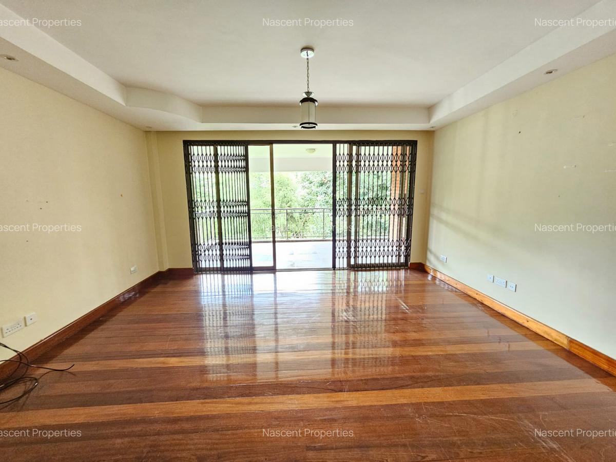 5 Bed Townhouse with En Suite in Lavington - 17