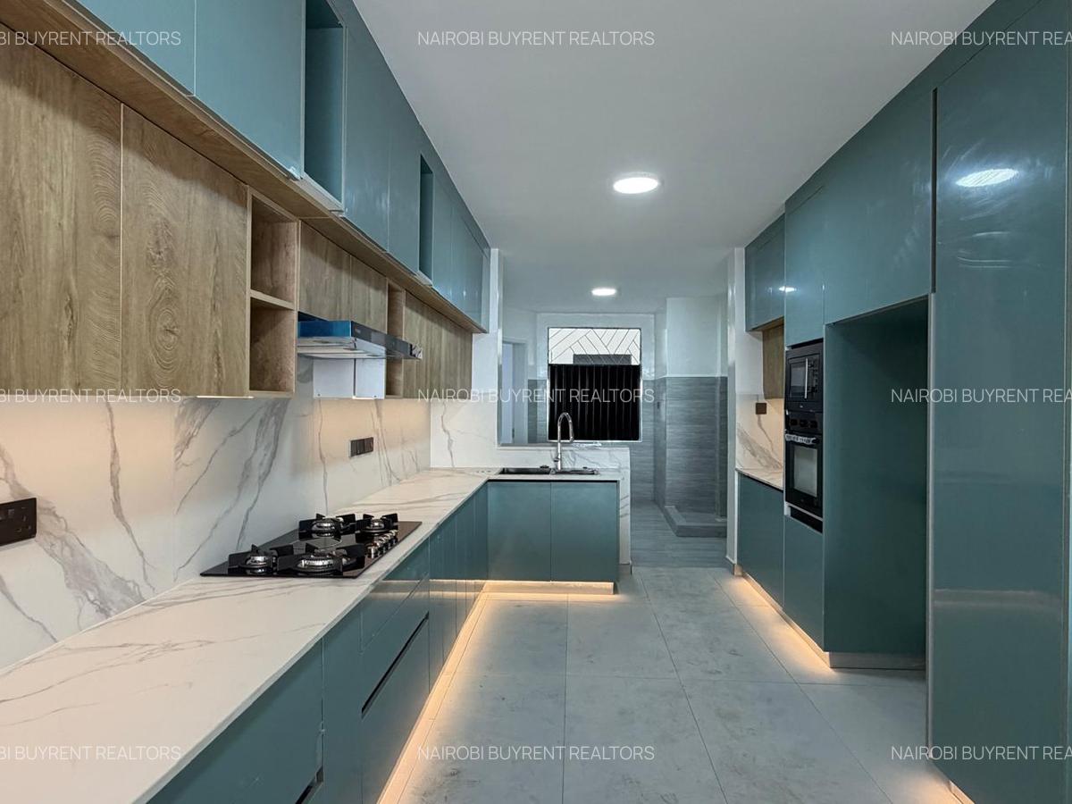 4 Bed Apartment with En Suite in Parklands - 3