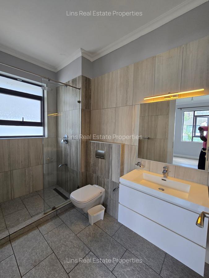 4 Bed Townhouse with En Suite in Runda - 18