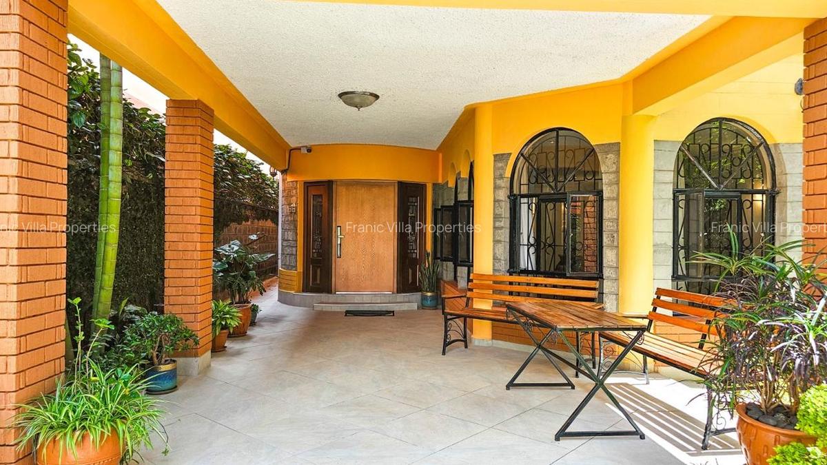 4 Bed Villa with En Suite at Broockside - 3