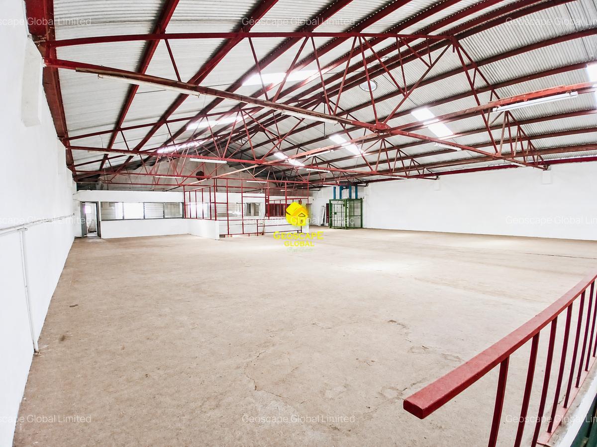 28,602 ft² Warehouse with Fibre Internet in Industrial Area - 4