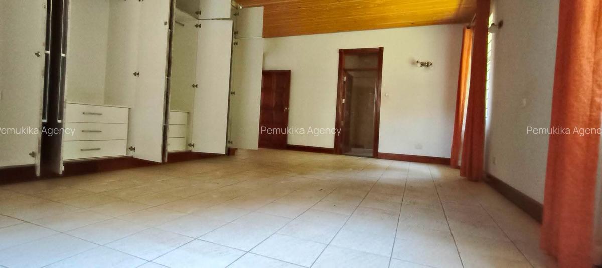 5 Bed Townhouse with En Suite in Rosslyn - 3