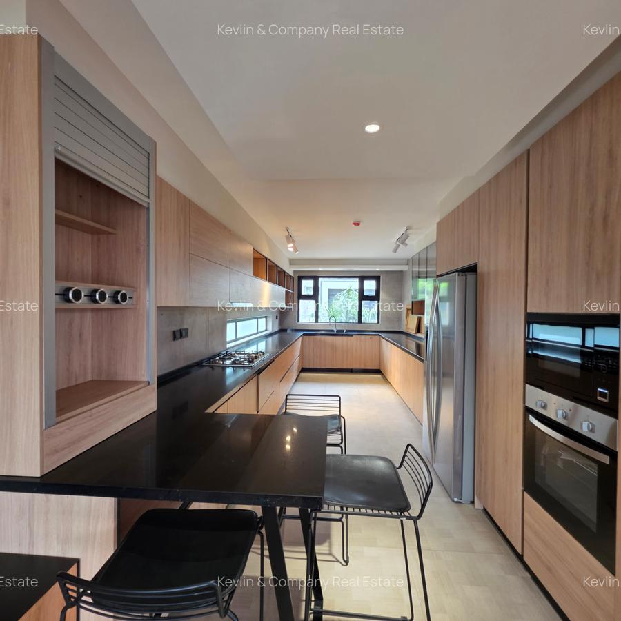 5 Bed Townhouse with En Suite in Lavington - 9