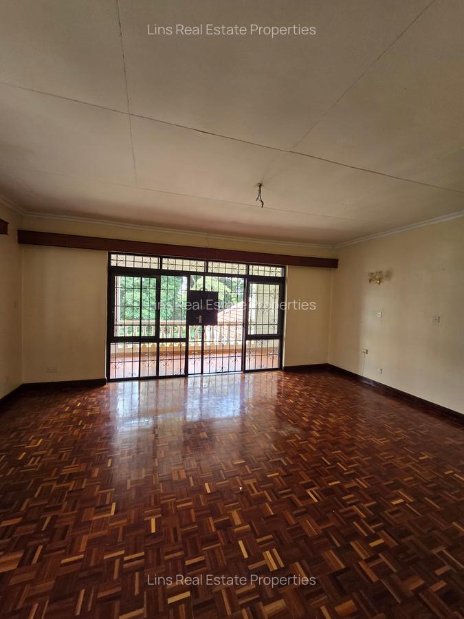 5 Bed House with En Suite in Runda - 10