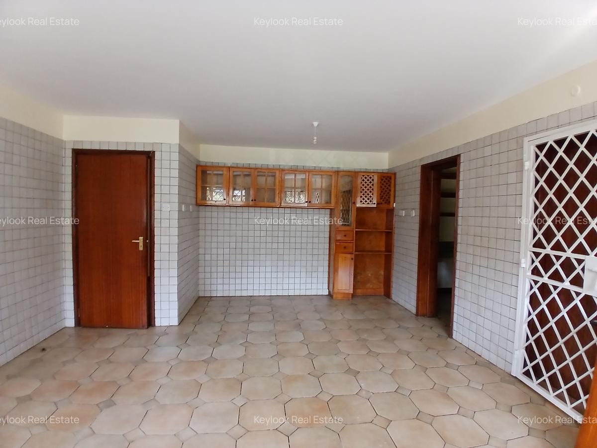 4 Bed Townhouse with En Suite at Lavington Green - 17