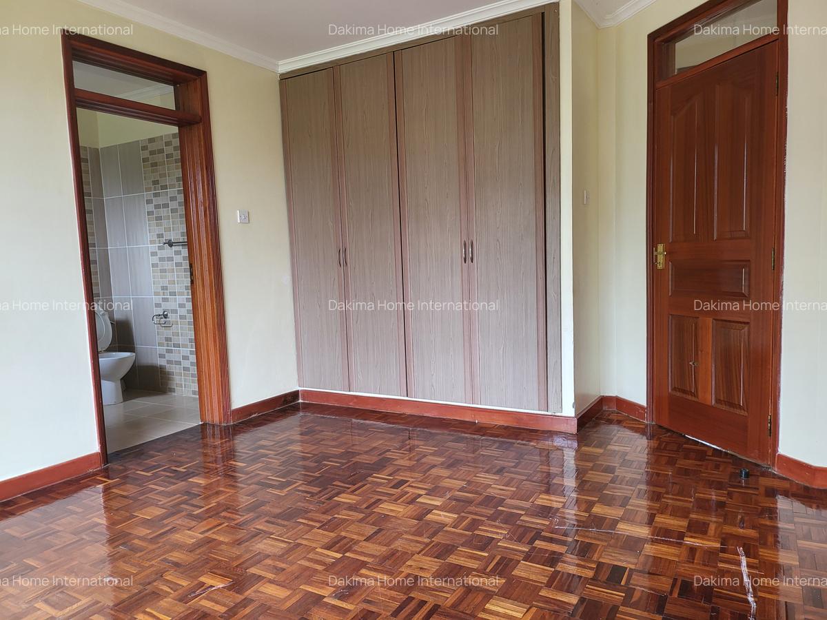 5 Bed Townhouse with En Suite in Rosslyn - 9