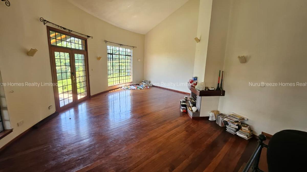 5 Bed House with En Suite in Runda - 10