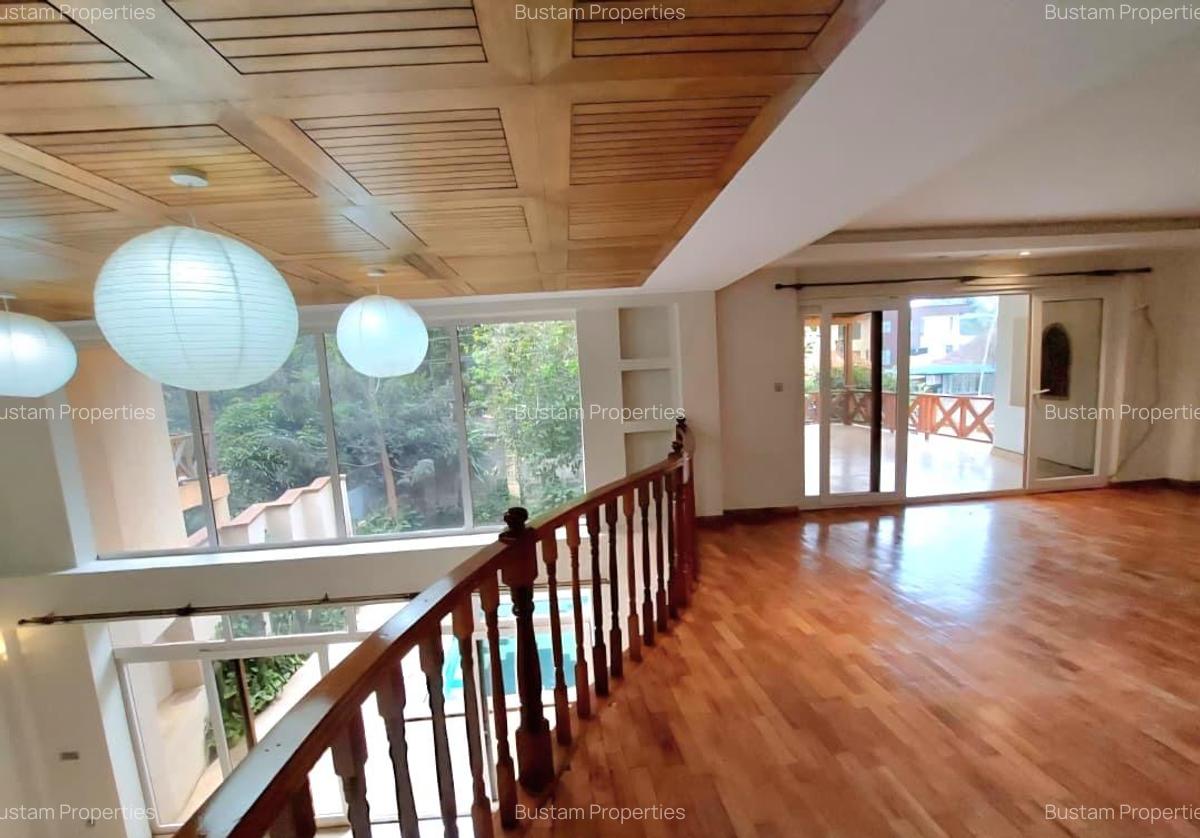 5 Bed Townhouse with En Suite in Lavington - 1