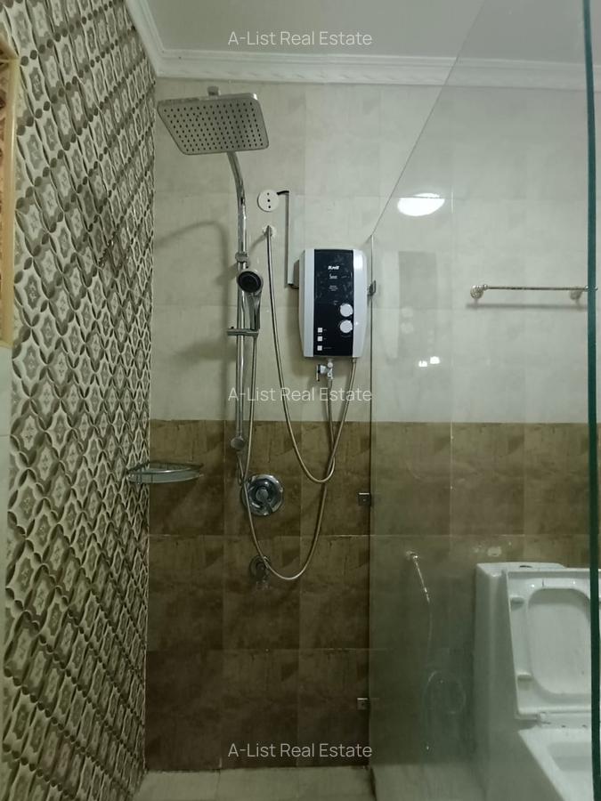 3 Bed Apartment with Swimming Pool at Hurlingham - 10