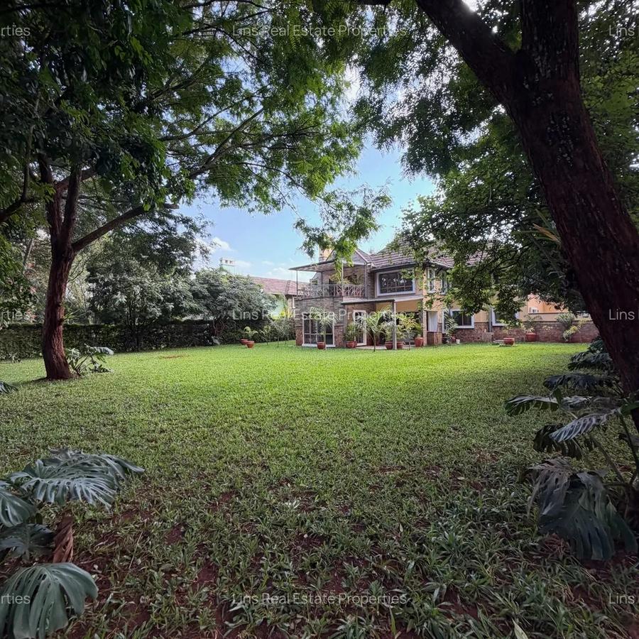 5 Bed Townhouse with En Suite in Runda - 1