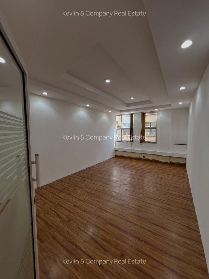 4,000 ft² Office with Service Charge Included at Rapta Road - 2