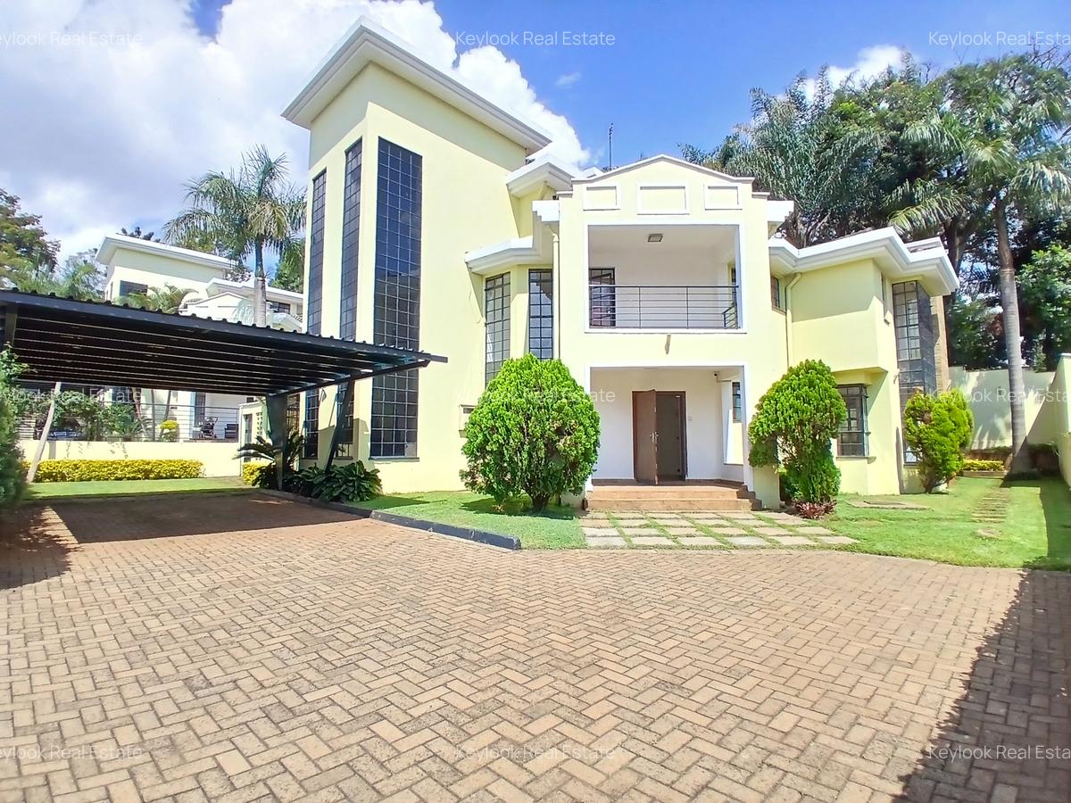 5 Bed Townhouse with En Suite at Lavington Green - 3