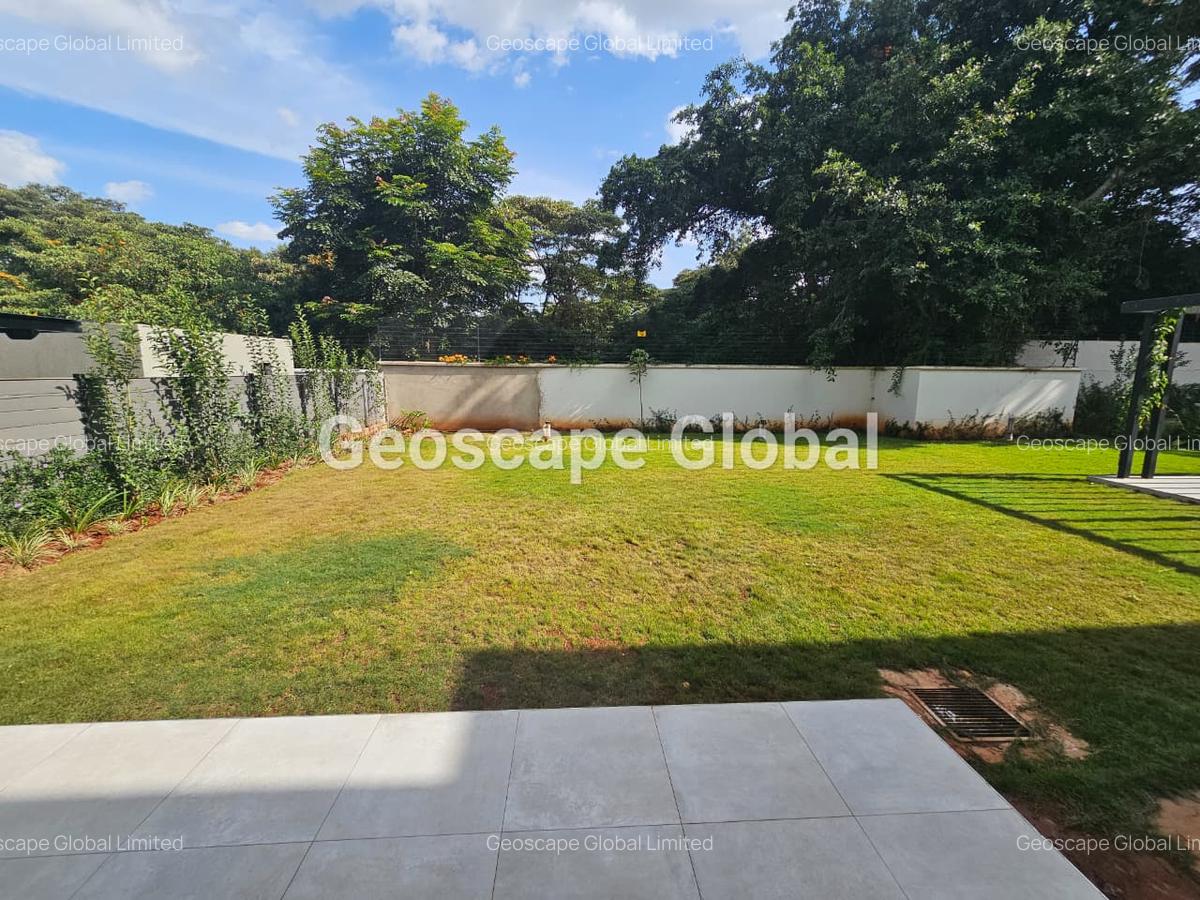 5 Bed House with En Suite in Runda - 17