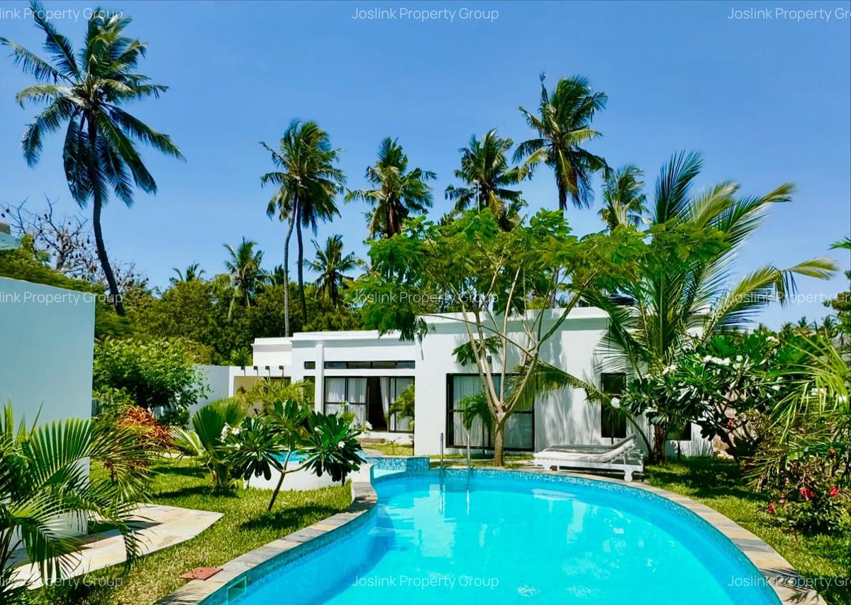 5 Bed Townhouse with En Suite at Greenwood Drive - 3