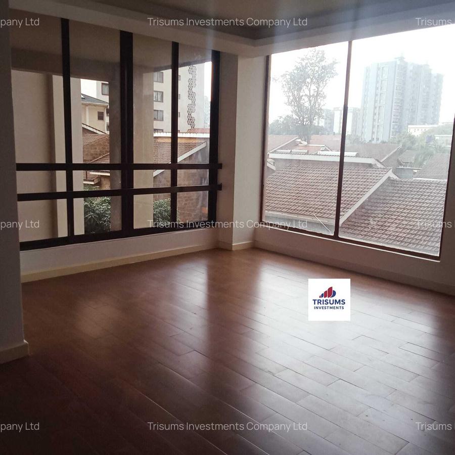 4 Bed Apartment with En Suite in Parklands - 7