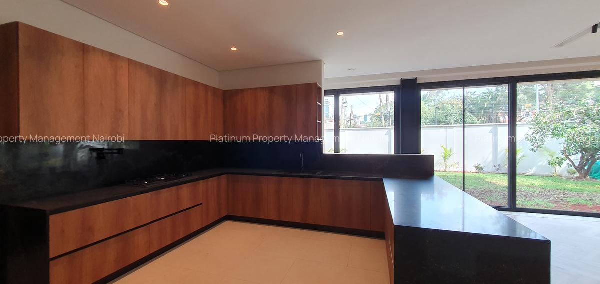 5 Bed Villa with En Suite in Westlands Area - 6