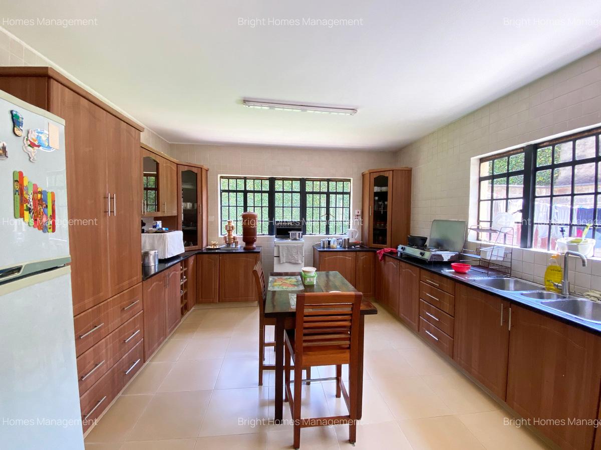 5 Bed Townhouse with En Suite in Spring Valley - 6