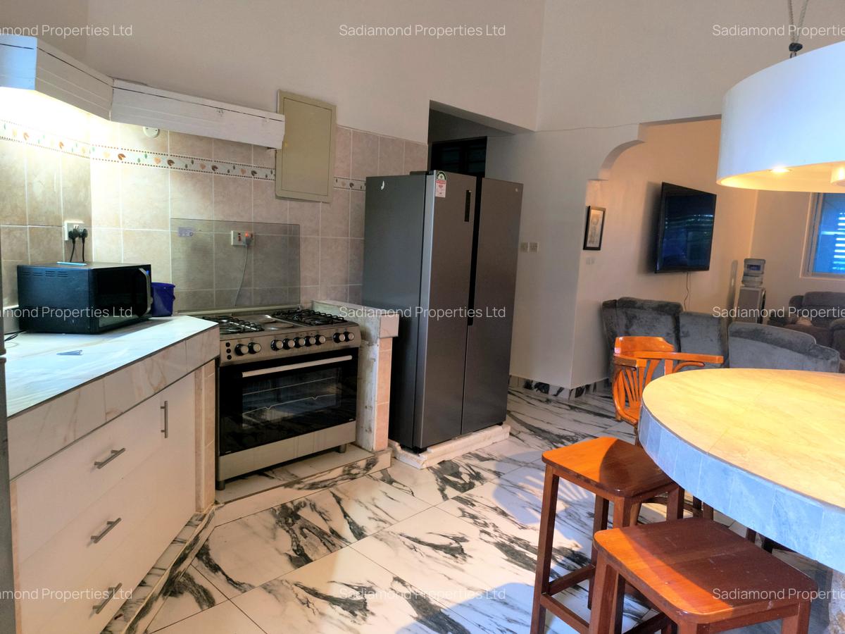 4 Bed House with En Suite at Serena Road - 3