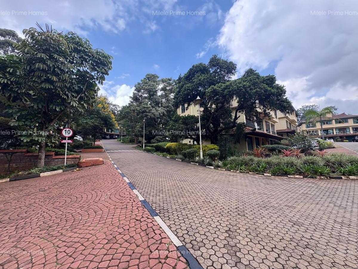4 Bed Townhouse with En Suite at Grevillea Groove - 17