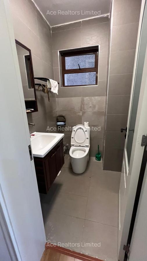 5 Bed Townhouse with En Suite at Lavington - 9