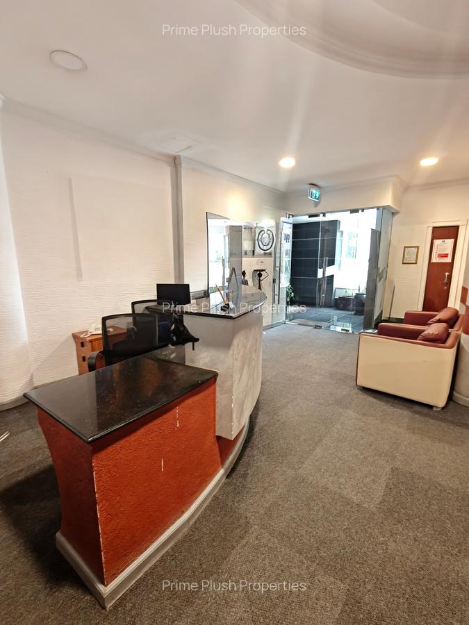 4,505 ft² Office with Parking in Parklands - 3