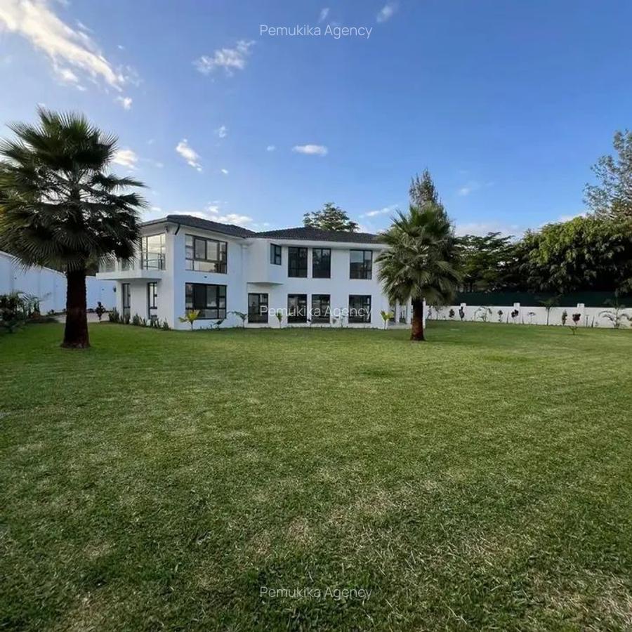 6 Bed Townhouse with En Suite in Runda - 1