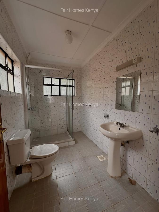 4 Bed Townhouse with En Suite at Amboseli Road - 15